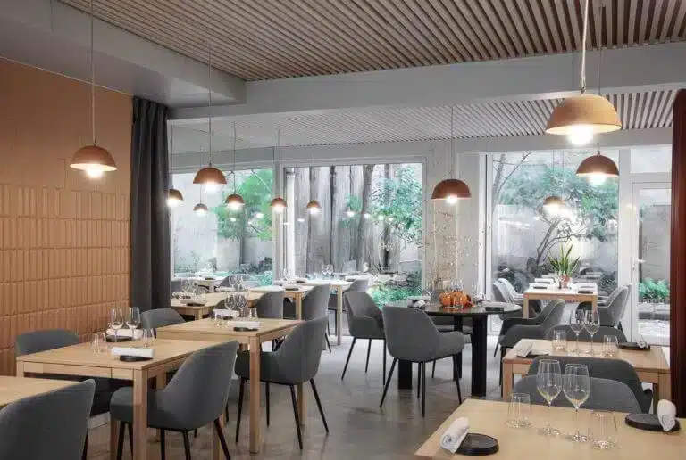 co-manager of the Castalie restaurant in Paris