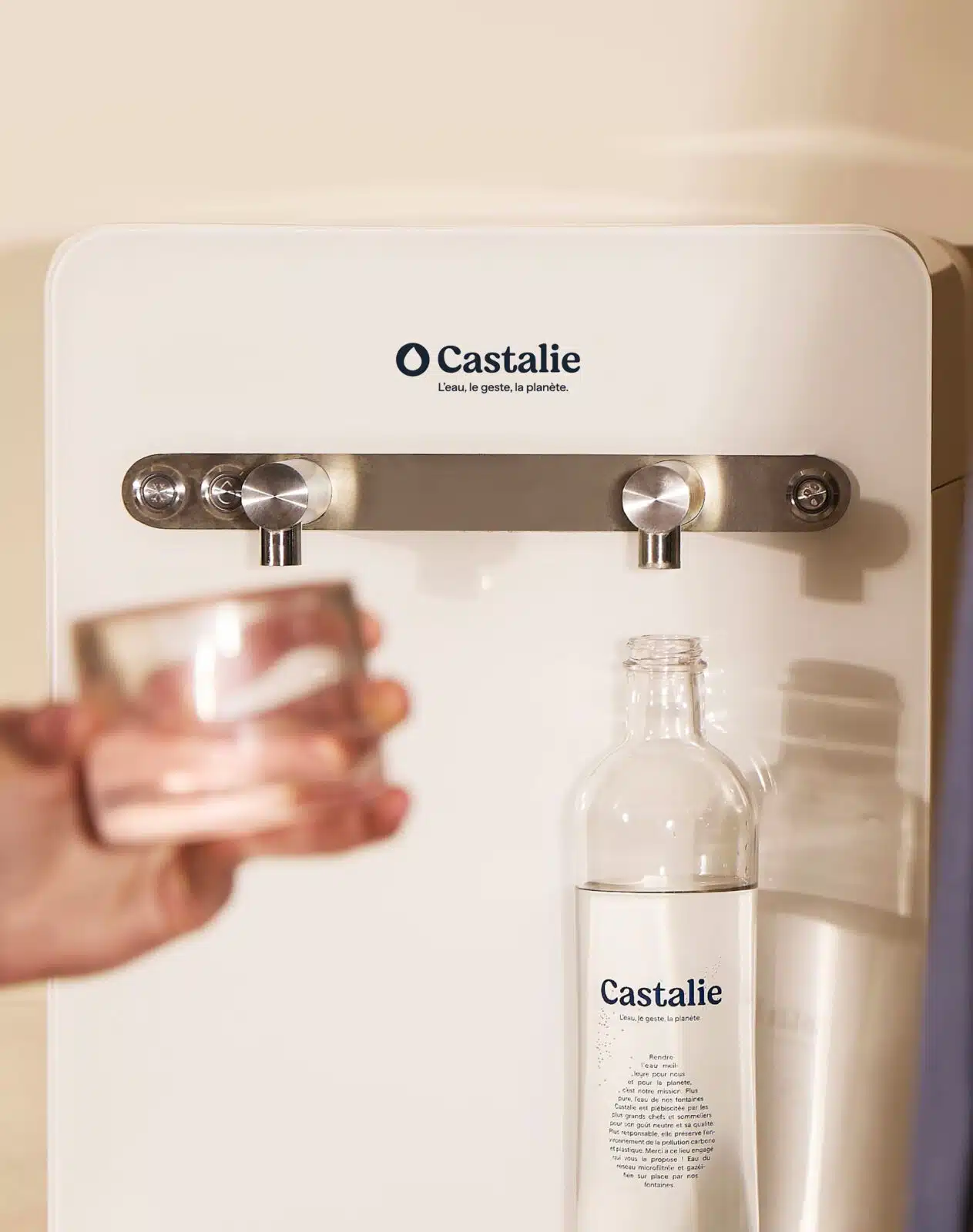 <mark style="background-color:rgba(0, 0, 0, 0)" class="has-inline-color has-base-light-color"><span style="--wp--custom--font-size:var(--text-4xl);" class="has-font has-inline-font-size">Fontaines éco-conçues</span></mark>