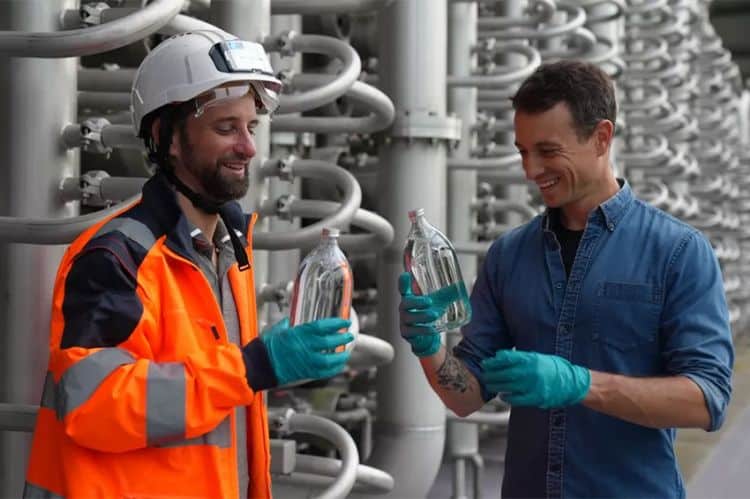 "On the front line": Who is polluting our tap water? Investigation into murky waters with Hugo Clément